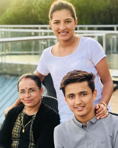 Sushma Verma with her mother and brother