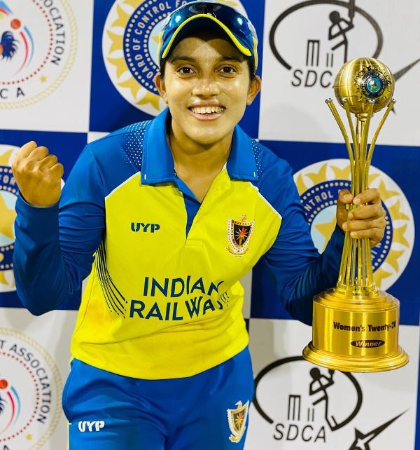 Tanuja Kanwar with the 2021 2022 Womens Senior T20 Trophy